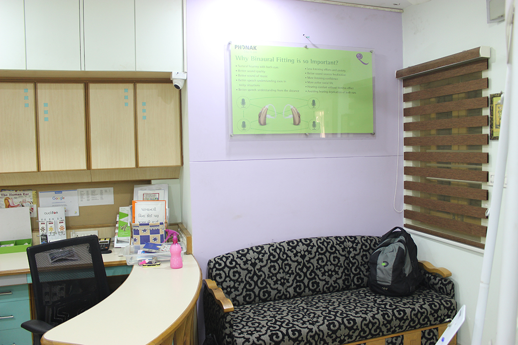 The consulting nook, with the binaural-fitting wall panel.